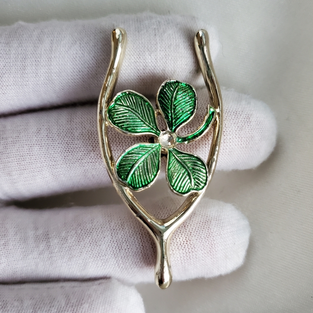 ❤HOST PIC❤ Symbol Of Double Luck, Vintage Brooch Signed Gerry's Clover